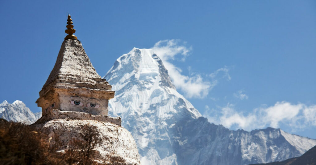 un muntanya nevada del Nepal