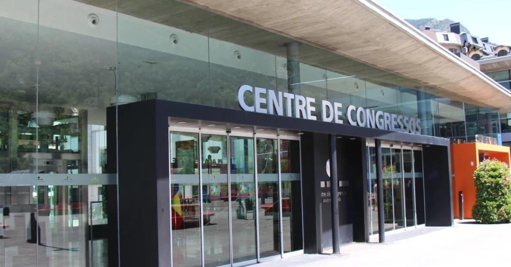 façana del centre de congressos d'andorra la vella