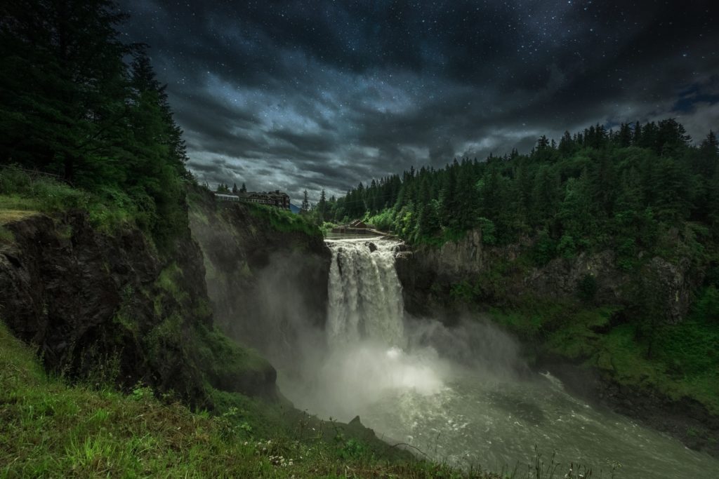 Photo by Zac Gudakov on Unsplash Las montañas son las torres de agua de la Madre Tierra. ¡Dejad en paz a las montañas!